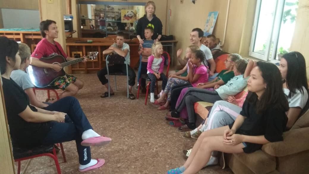 5-7 июля молодежь посетила Детский дом, с. Семеновка