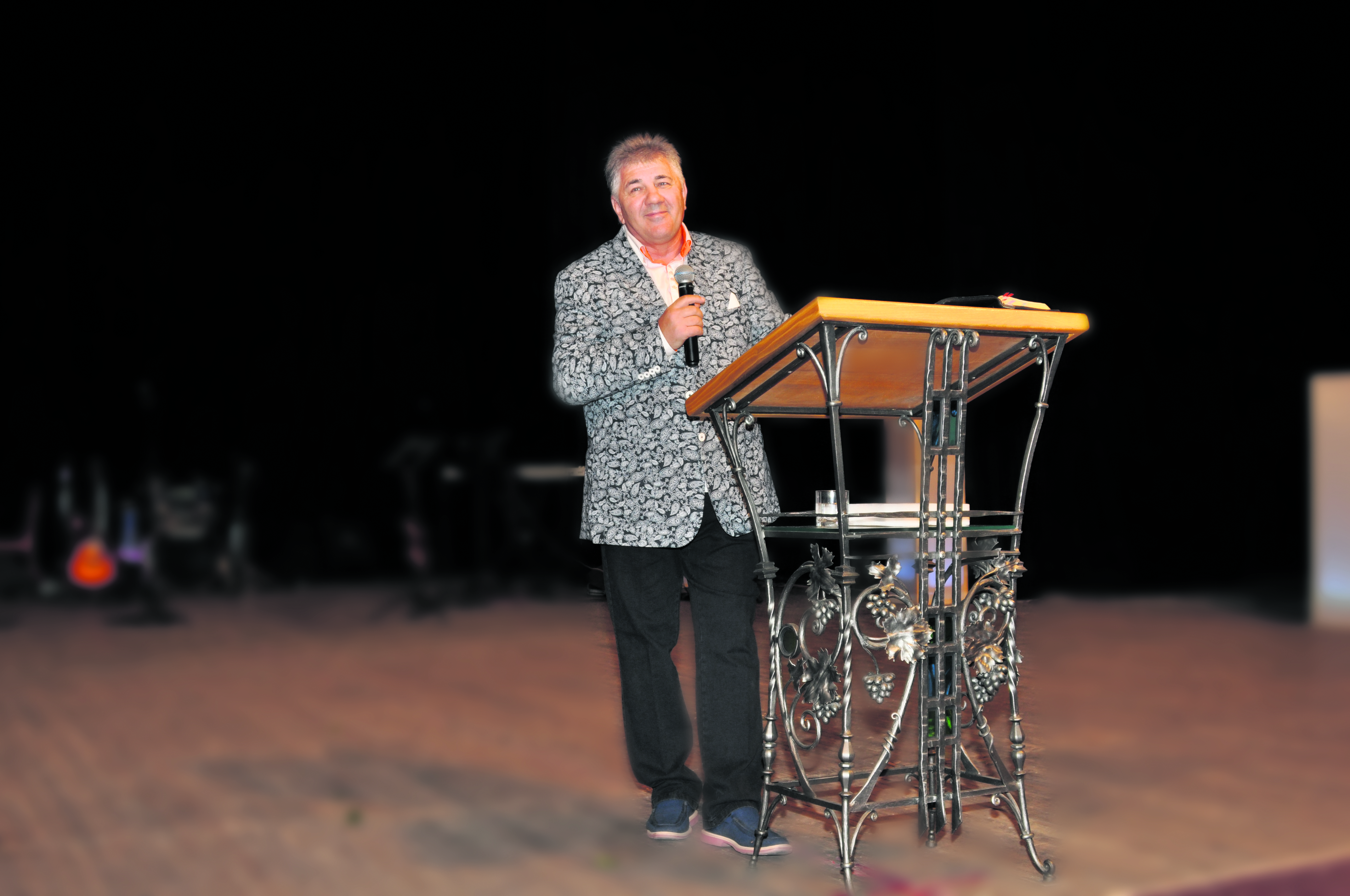 ВОЗЛЮБИ! ПОКЛОНЯЙСЯ! СЛУЖИ!